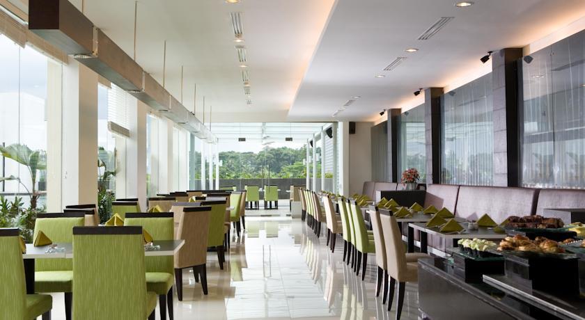 Hotel Santika Bogor Restoran fotoğraf